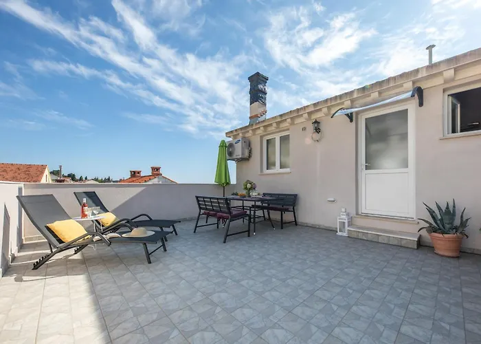 Ellu Apartment